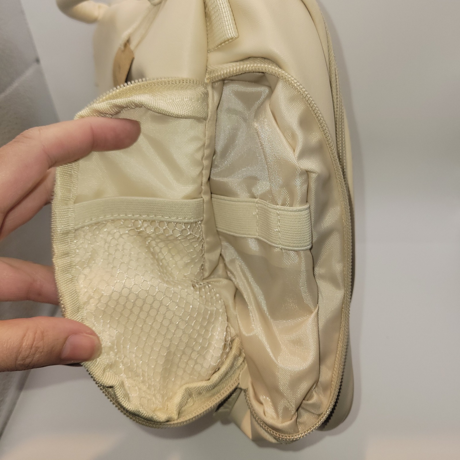 Dezi Skin Travel Bag Cream Beige Ribbed Hanging Toiletry Cosmetic Case Be091 New — image 3 of 8
